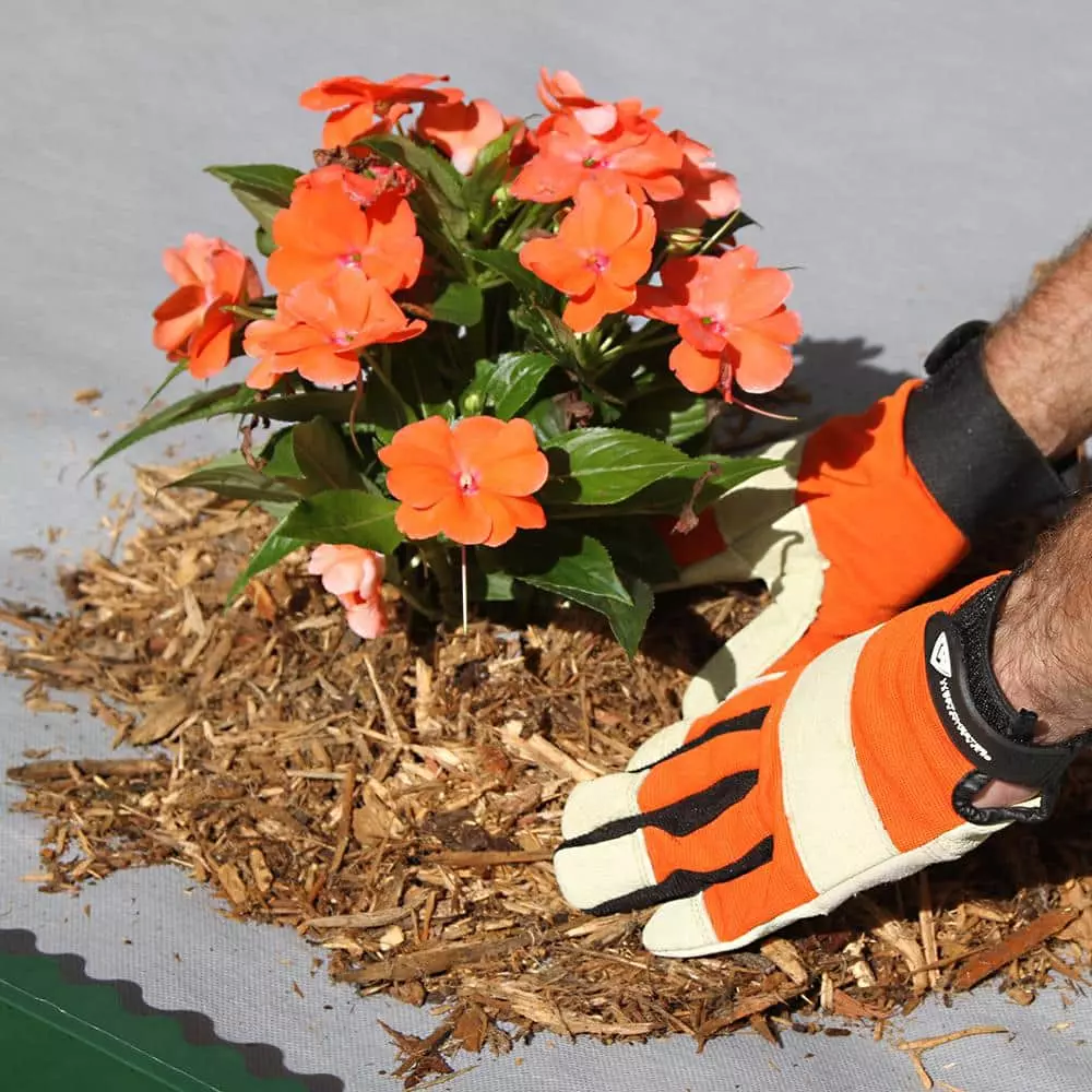 Vigoro 4 ft. x 50 ft. Matrix Grid Heavy-Duty Landscape Fabric (4-Pack) 6 Vigoro 4 ft. x 50 ft. Matrix Grid Heavy-Duty Landscape Fabric (4-Pack) - Image 4