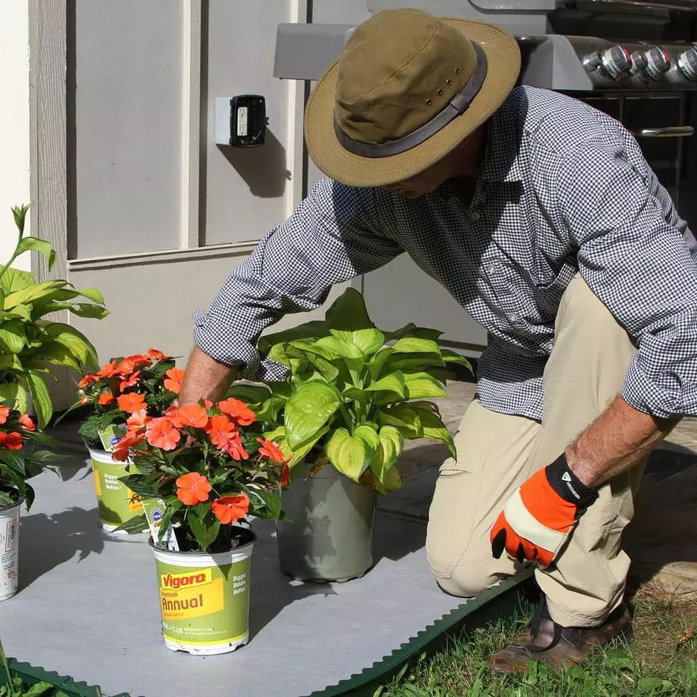 Vigoro 4 ft. x 50 ft. Matrix Grid Heavy-Duty Landscape Fabric (4-Pack) 12 Vigoro 4 ft. x 50 ft. Matrix Grid Heavy-Duty Landscape Fabric (4-Pack) - Image 10