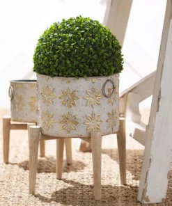 SULLIVANS White and Gold Flower Burst Metal Planter on Stand (Set of 3) -Vigoro sales Store white and gold patterned sullivans plant pots met1880 4f 1000